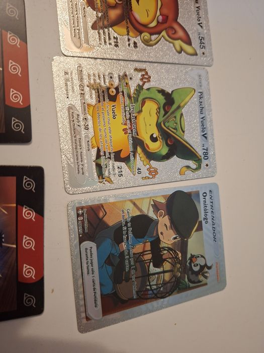 Cartas pokemon e naruto