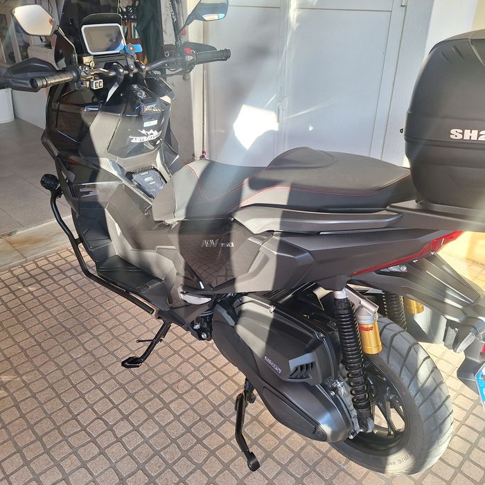 Honda adv350 ( Como Nova)