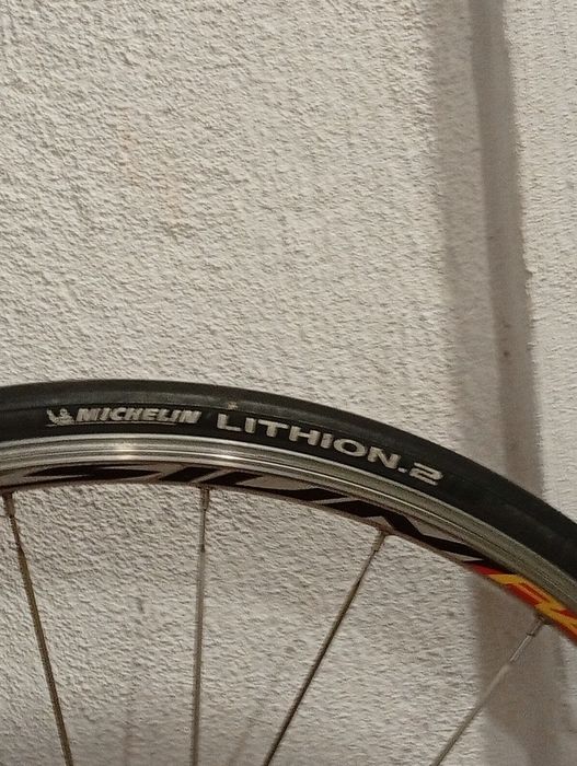 Bicicleta de estrada, quadro Kinesis em bom estado