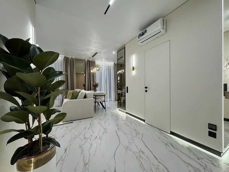 Унікальна 2-кімнатна квартира у ЖК Долішній з патіо!