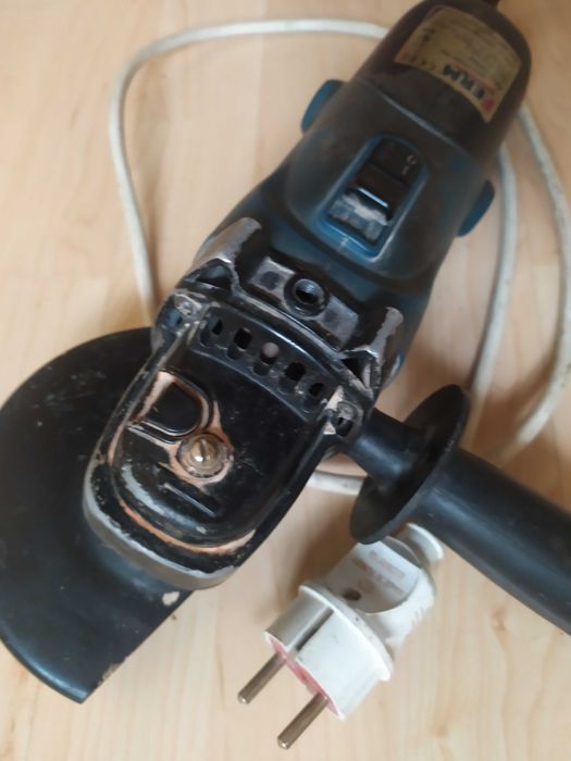 Продам болгарку "FERM fag-125N" в отл рабочем состоянии оригинал 920гр