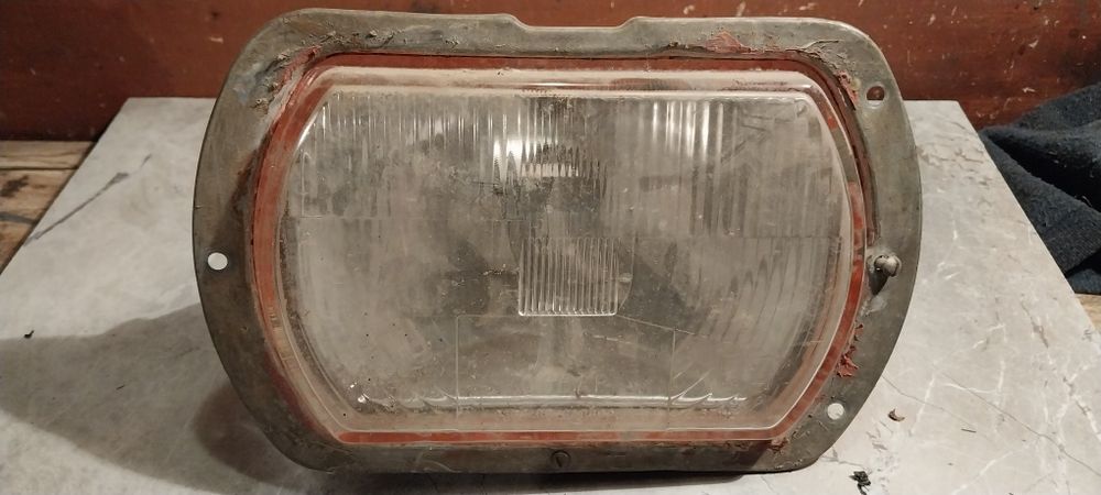 Фара Москвич 4140