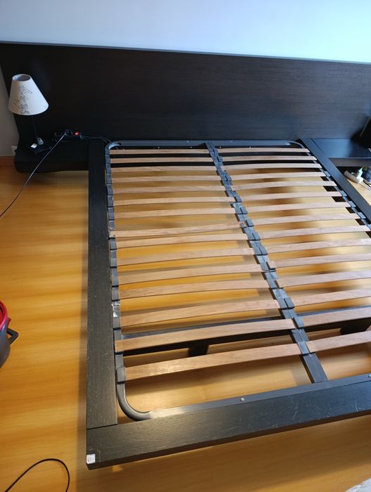 Cama de casal em Wengue (Antarte)