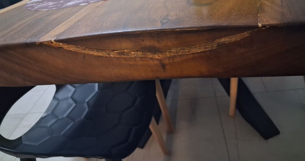 Duzy Stół z  Naturalnego Cedrowego Drzewa