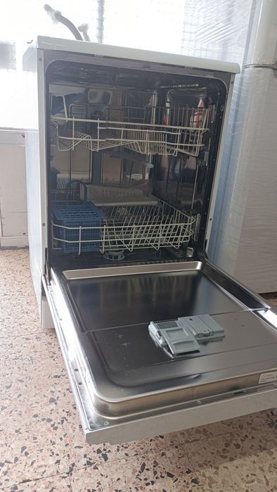 Máquina de Lavar Loiça INDESIT DFG 15B10 (13 Conjuntos - 60 cm - Branc