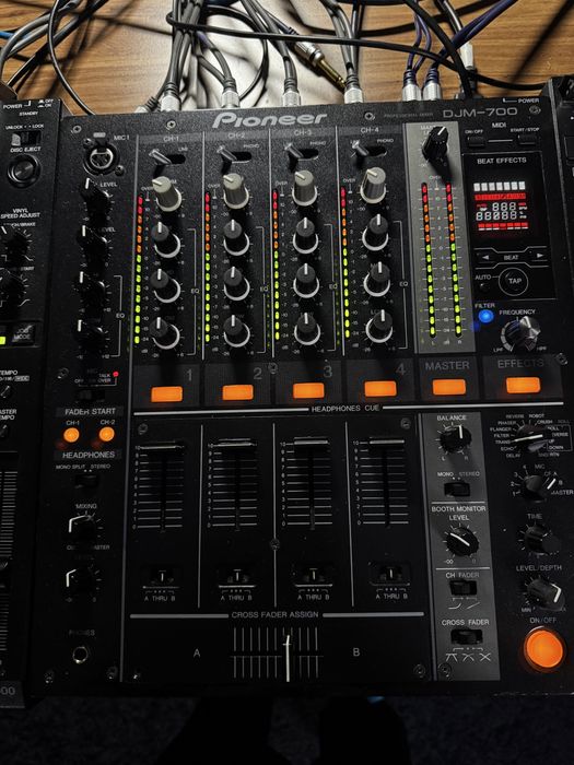 Sprzedam mikser Pioneer DJM 700