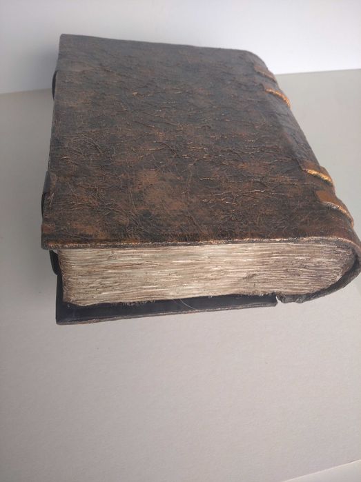 Present książka -pudelek