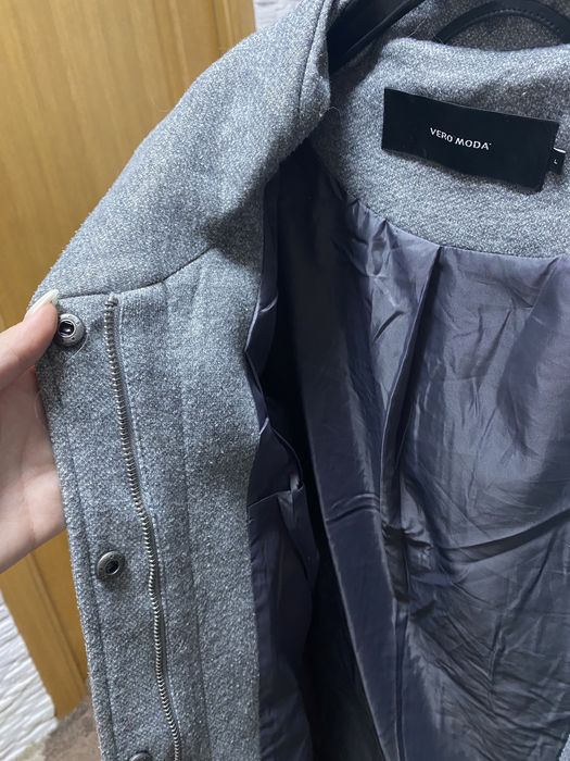 Пальто сіре Vero Moda