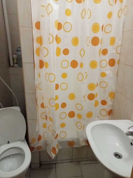 Здам ліжко місце  в хостелі помісячно.