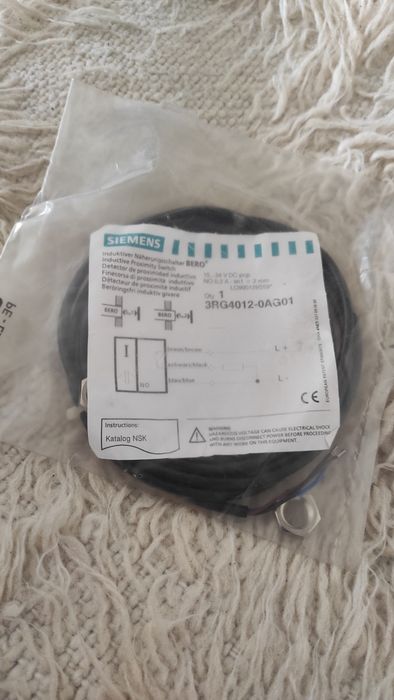 Indukcyjny czujnik bezpieczeństwa Siemens BERO 3RG4012-0AG01