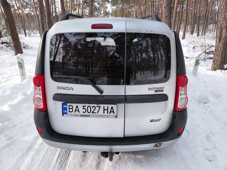 Dacia Logan 2009 рік