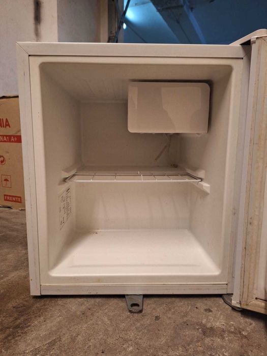 Frigobar Electronia 47L