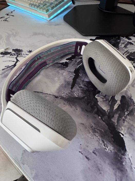 Auscultadores Logitech G733