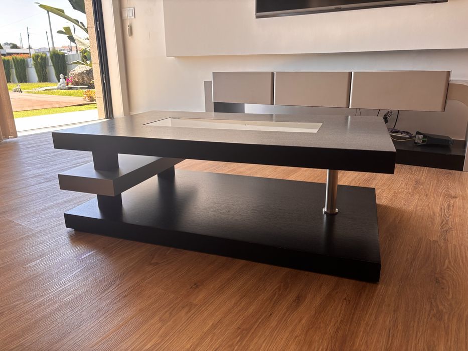 Conjunto de móvel de Tv + armário + mesa de centro