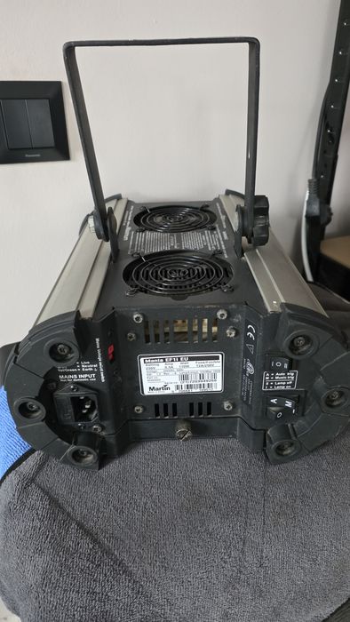 Светомузыка профессиональная Martin Mania EF1i