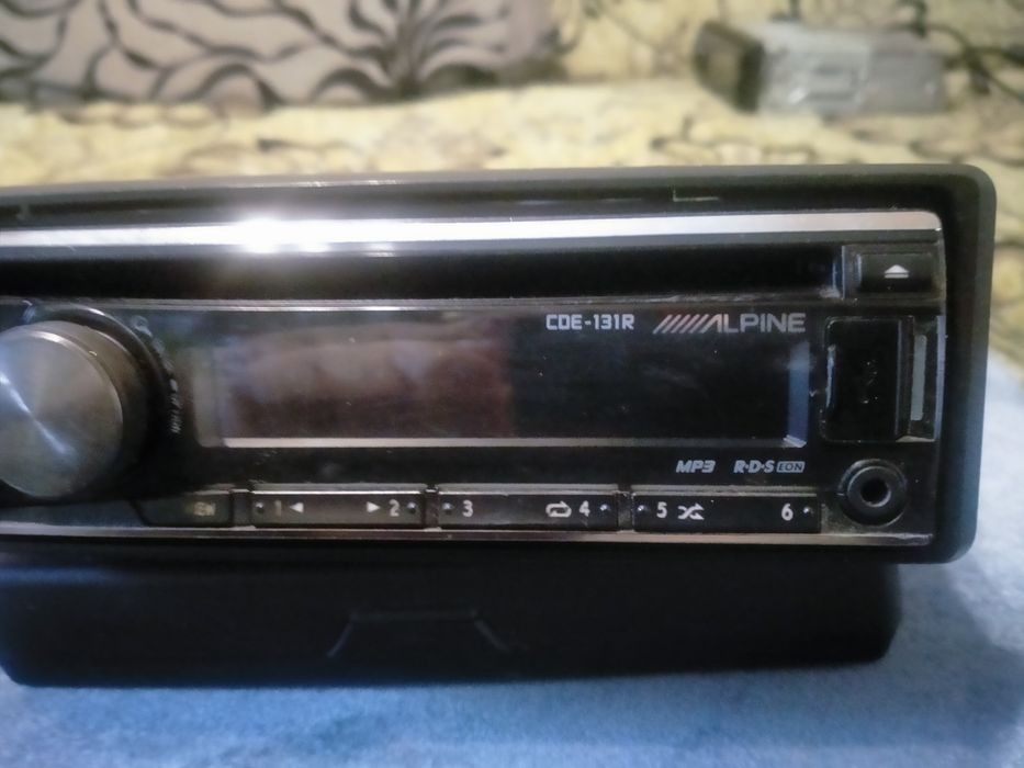 Автомагнитола Alpine CDЕ-131R магнитола с блютузом