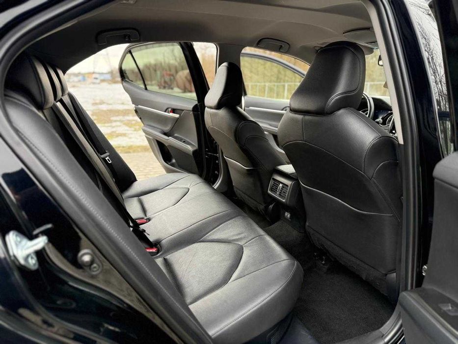 Toyota Camry 2021 2.5 Гібрид