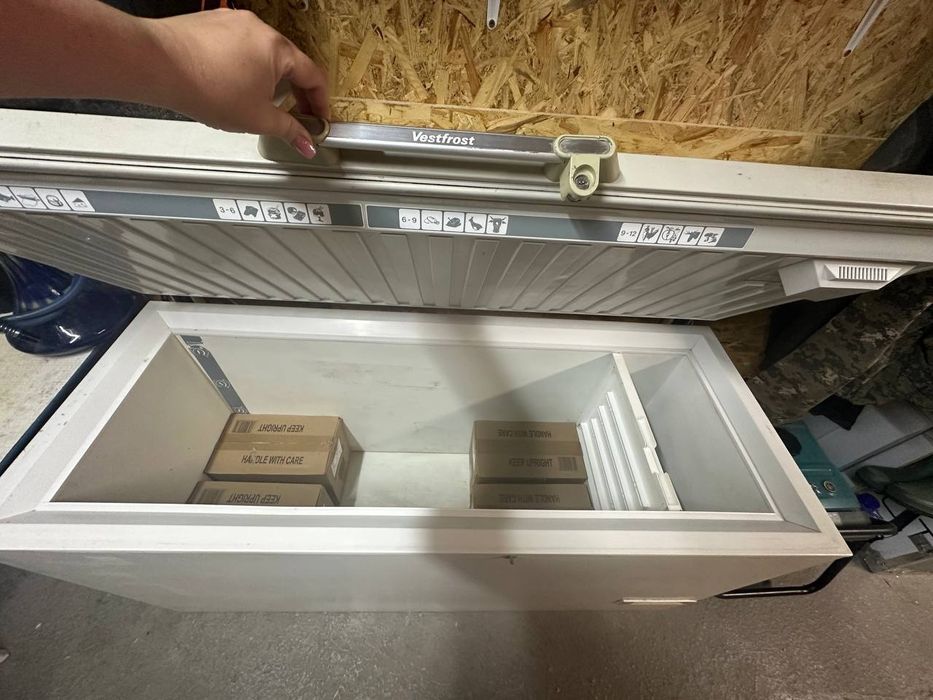 Продам морозильную камеру(скриню) Vestfrost
