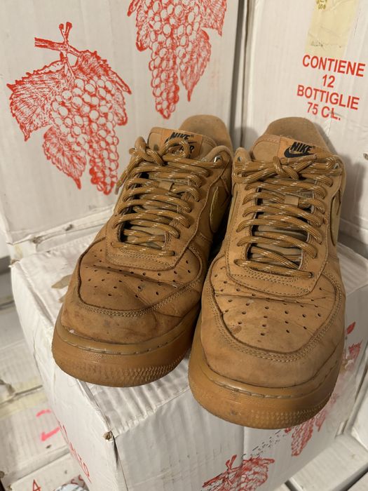 Buty sportowe NIKE AIR FORCE 1 '07 LV8 r.42
