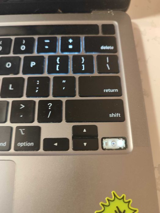 Продам Mac Book PRO 13 inch 2020 Four Thunderbolt