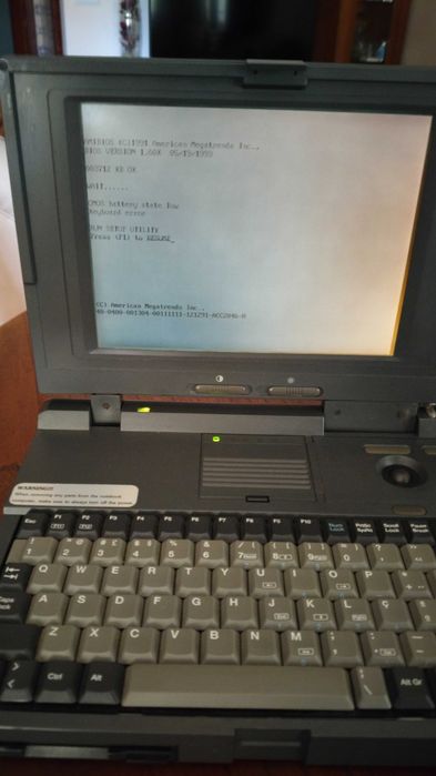 Computador Portátil Antigo