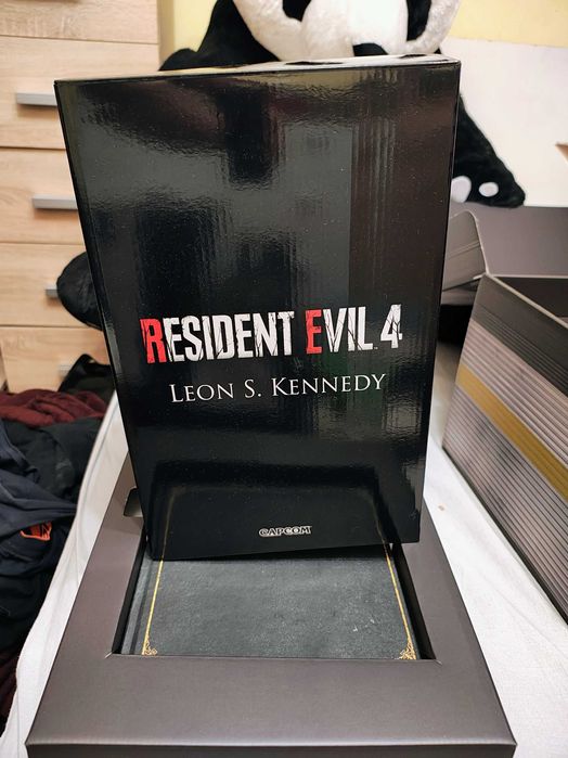 Resident Evil 4 Edycja kolekcjonerska PS5 z figurką Leon S. Kennedy