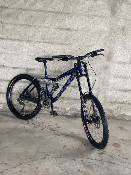 Vendo bicicleta de downhill