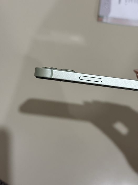 Iphone 12, com ecrã frontal novo (trocado em agosto de 2026), 64Gb