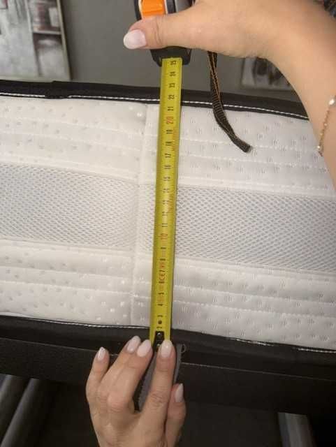 Conjunto de duas camas sommier com cabeceiras em veludo da marca Laskasas