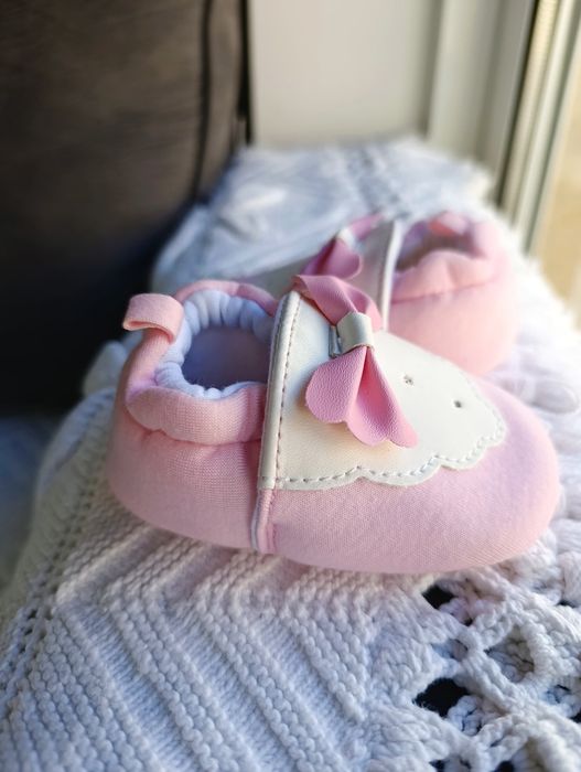 Sapatinho rosa  para bebé