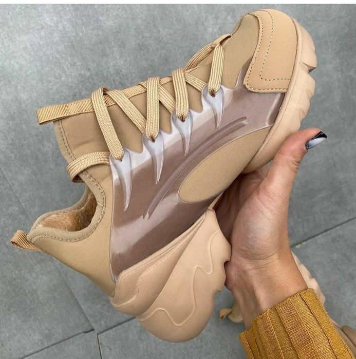 Кросівки утепленні. Знижка