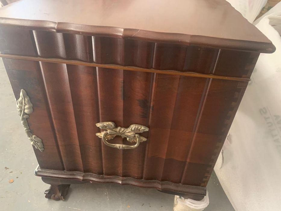 Mala de canfora em madeira