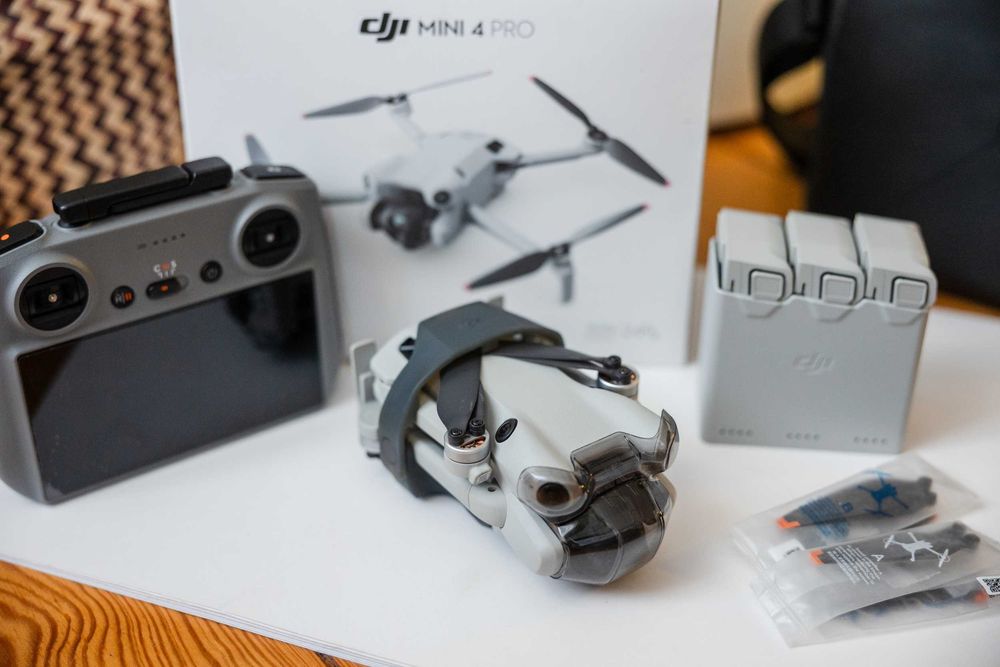 Dron Mavic Mini 4 Pro Fly More Combo ochrona DJI CARE FV23%