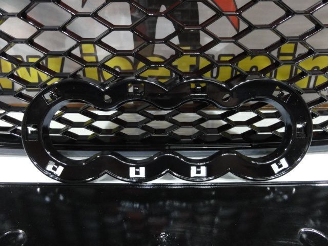 Grelha frontal Audi A4 B7 04-08 RS LOOK preto brilhante com espaço para símbolo