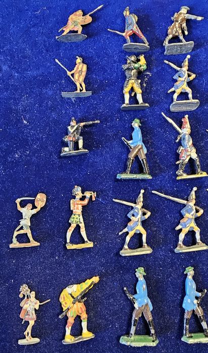 Zestaw ołowianych żołnierzyków