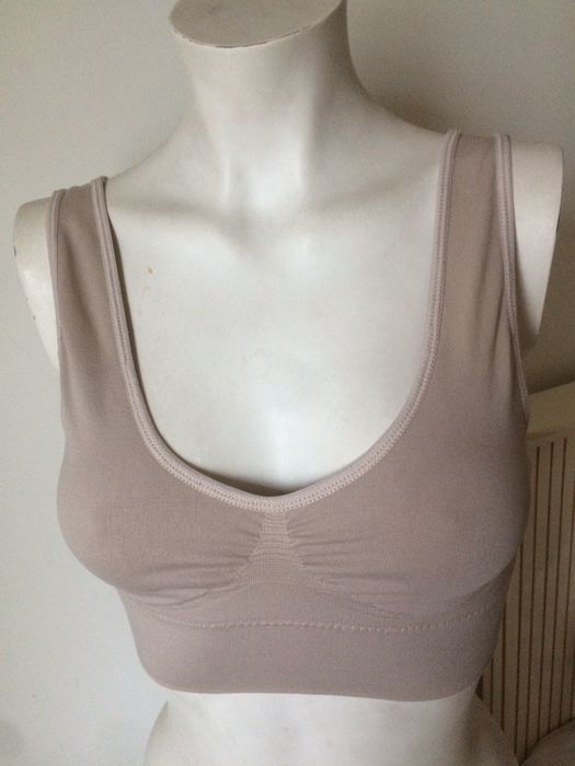 4 Soutiens de Desporto XS e M. Alguns novos. Preço para desocupar