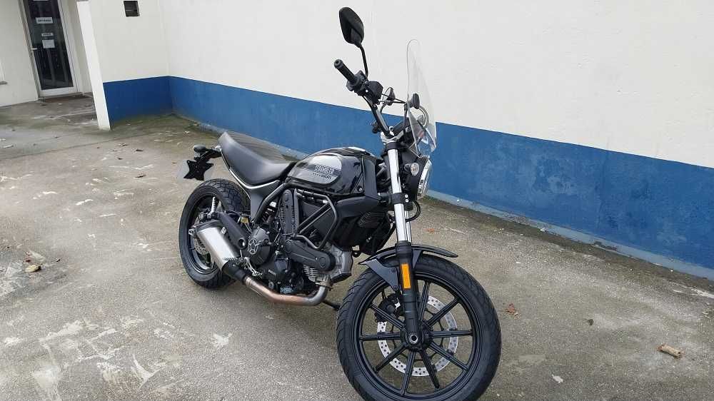 Ducati 400 como nova 10.800kms IUC 20€