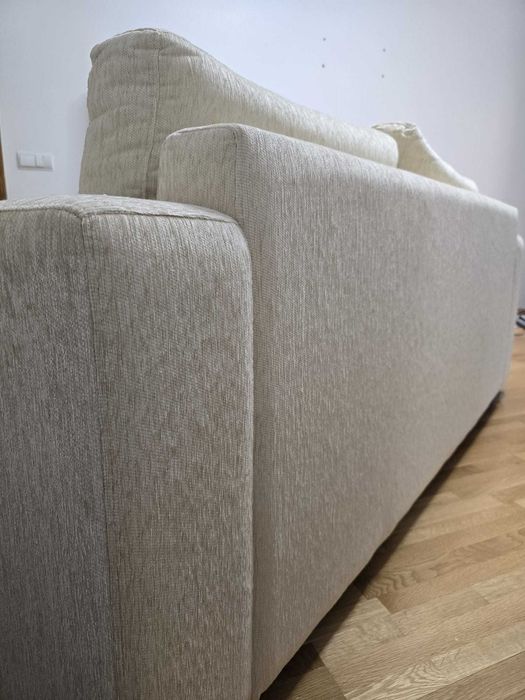 Sofá de dois lugares mais dois Sofás individual como novo.