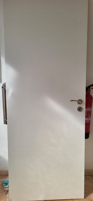 Vendo portas brancas