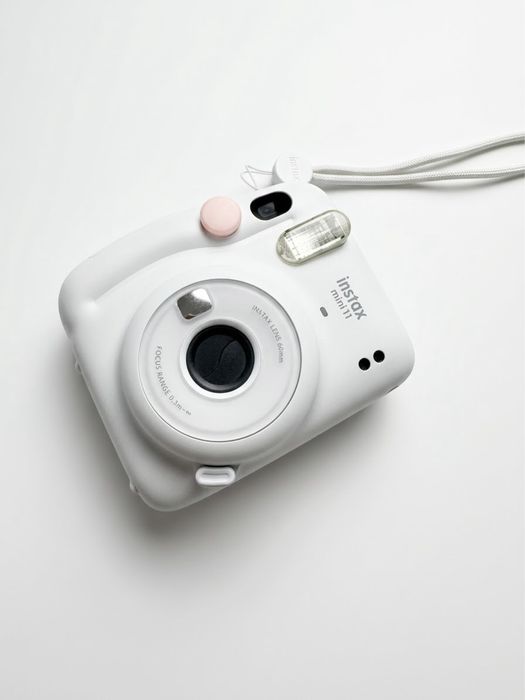 Камера миттєвого друку Fujifilm Instax Mini 11 (біла / Ice White)