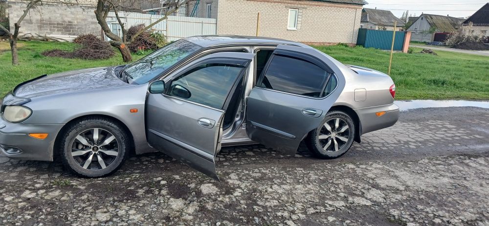 Продам Nissan Maxima QX