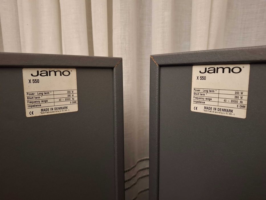 Colunas - Jamo X550