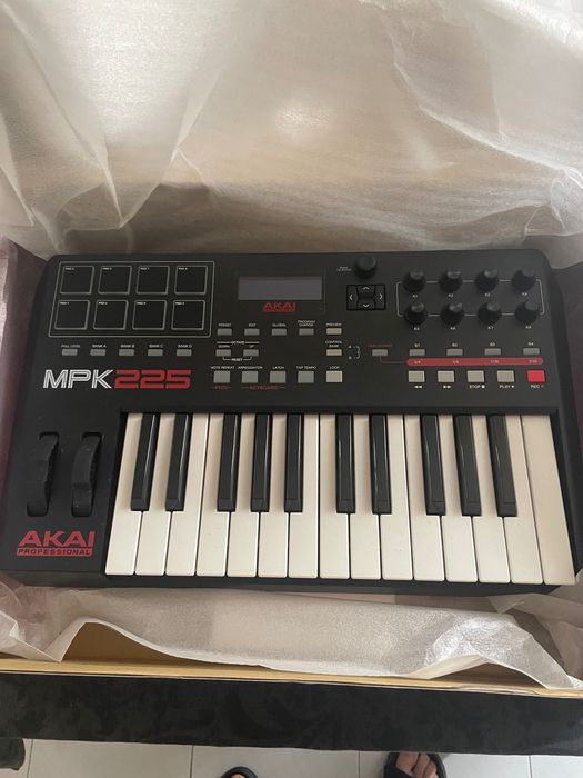 Akai pro MPK 225