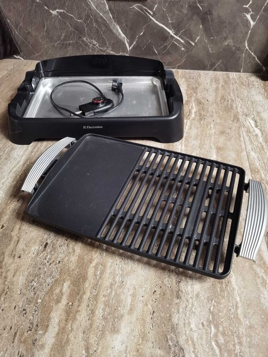 Електрогриль Electrolux ETG240