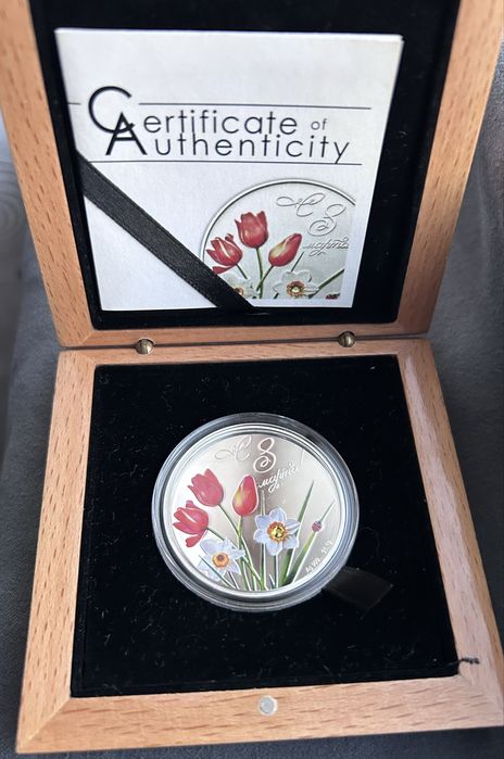 Срібна монета ,,З 8 Березняʼʼ з  кришталиком Swarovski