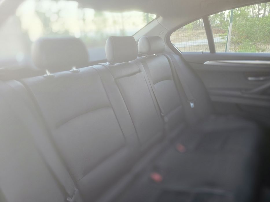 BMW 518d Luxury (2016) | Conforto, Elegância e Economia