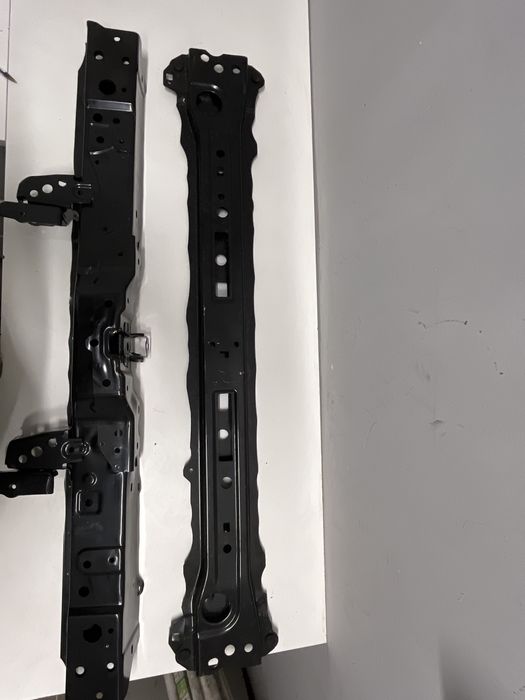 Pas przedni górny/doly TOYOTA RAV4 V 18-