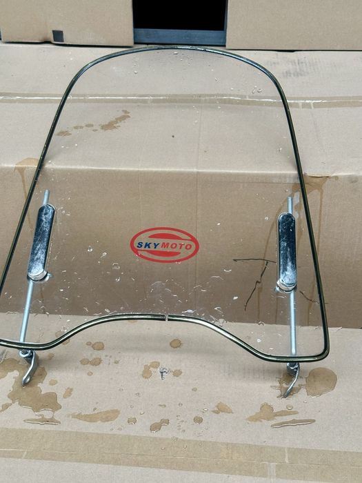 Ветровое стекло на скутер , мопед