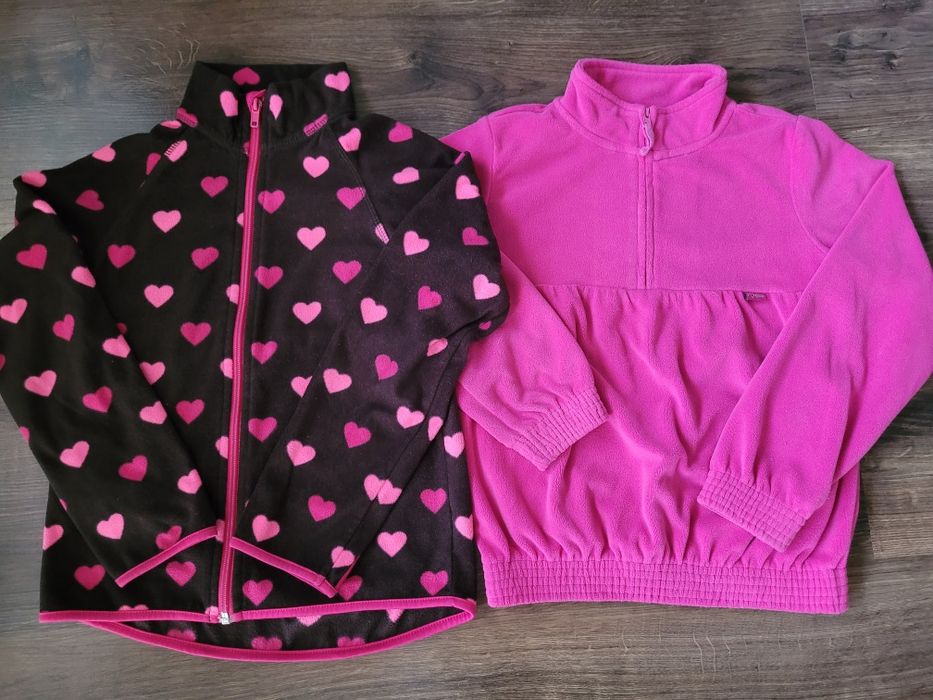 2 bluzy polarek rozm. 122 - 128 cm + gratis!