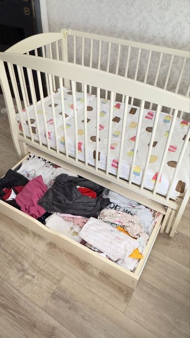 Дитяче ліжко колиска з маятником та матрац. Постіль дитяча